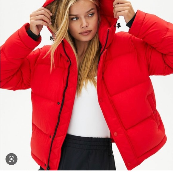 Aritzia Jackets & Blazers - Aritzia Superpuff shorty down jacket xs